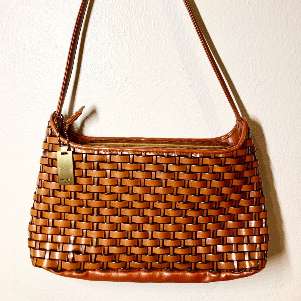 •• Nine West •• vintage woven one shoulder purse